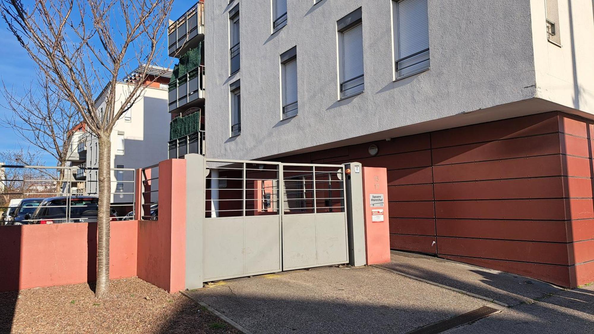 Appartement Cosy 3 Pieces Avec Garage Privatif Saint-Priest  Eksteriør bilde